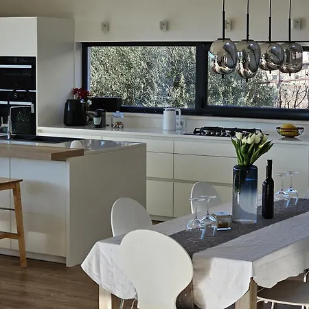 Villa Sea Horizon With A Pool