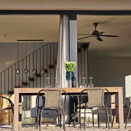 Villa Sea Horizon With A Pool *