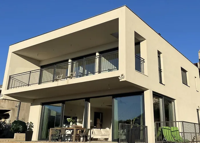 Vila Sea Horizon With A Pool *