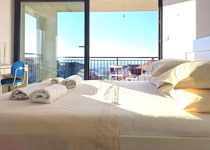 Sea Horizon With A Pool Vila