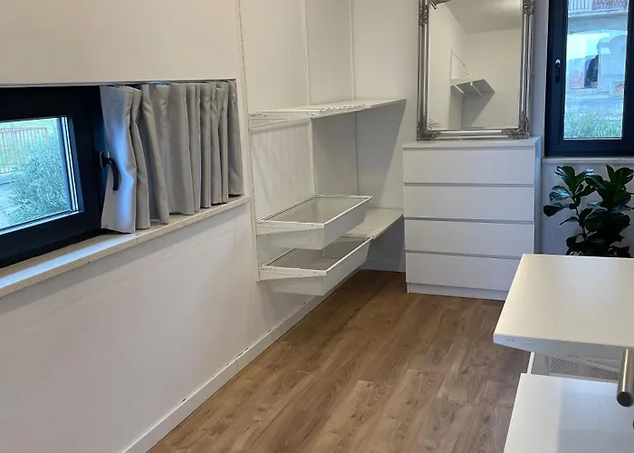 Sea Horizon With A Pool Vila