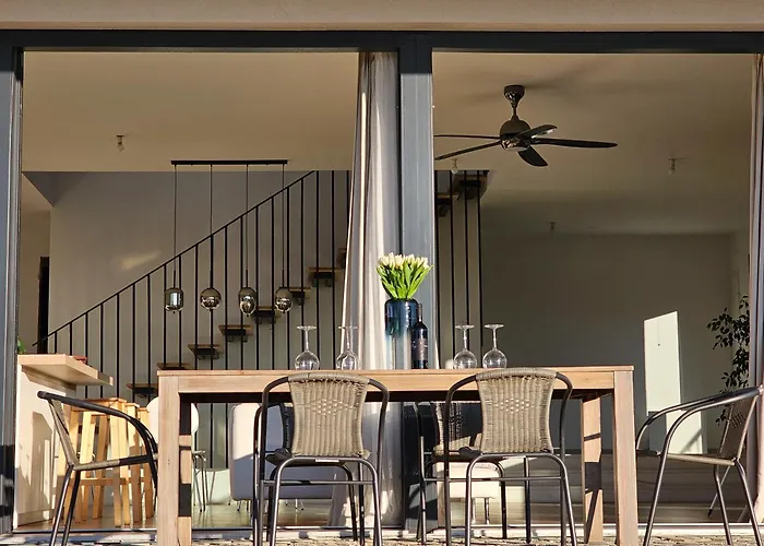 Vila Sea Horizon With A Pool *