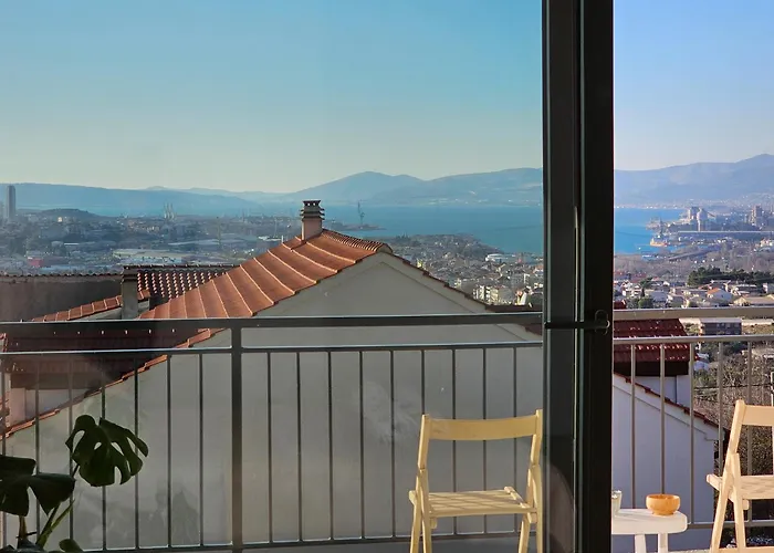 Sea Horizon With A Pool Vila Mravince